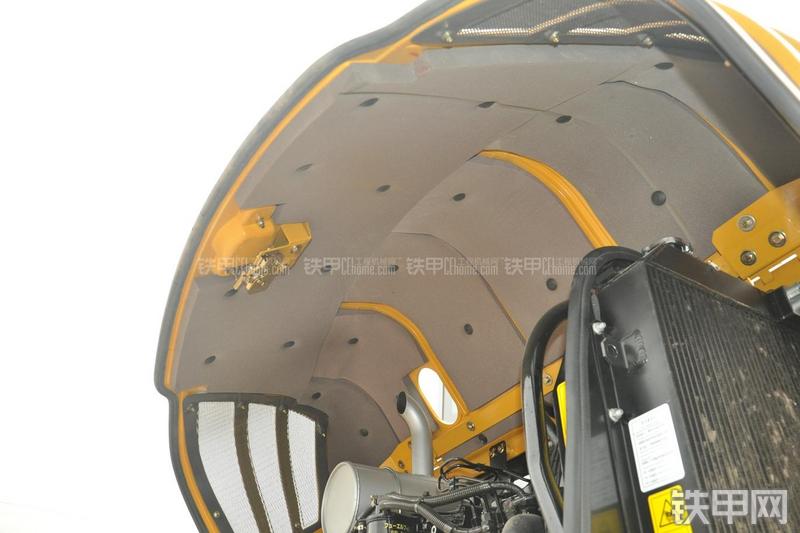 山东临工LG665E挖掘机局部