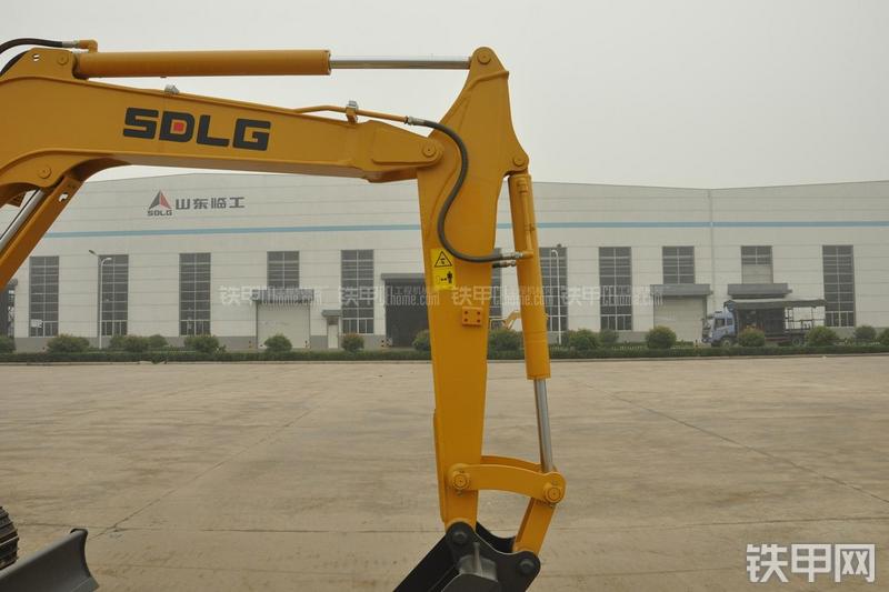 山东临工LG665E挖掘机局部