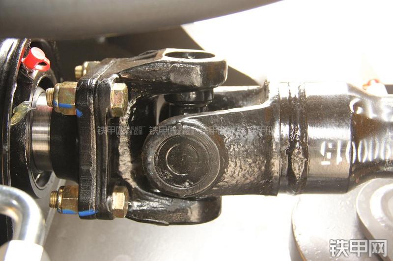 山东临工LG933L装载机局部