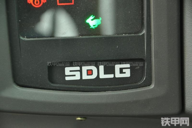 山东临工LG665E挖掘机局部