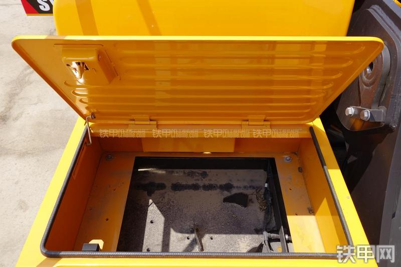 三一重工SY335C-9H挖掘机局部