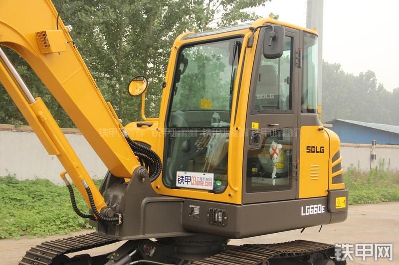 山东临工LG660E挖掘机局部