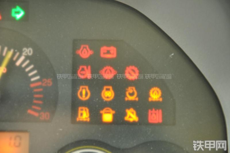 山东临工RS8140压路机局部