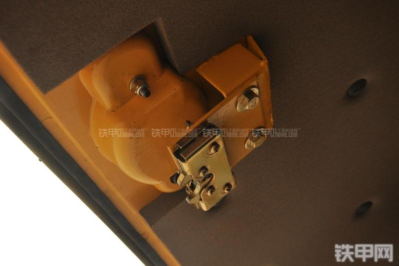 山东临工LG665E挖掘机局部