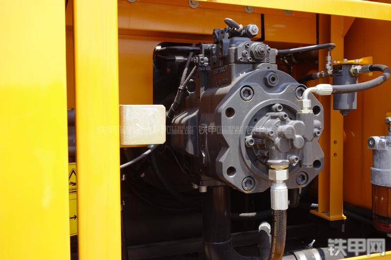 三一重工SY335C-9H挖掘机局部