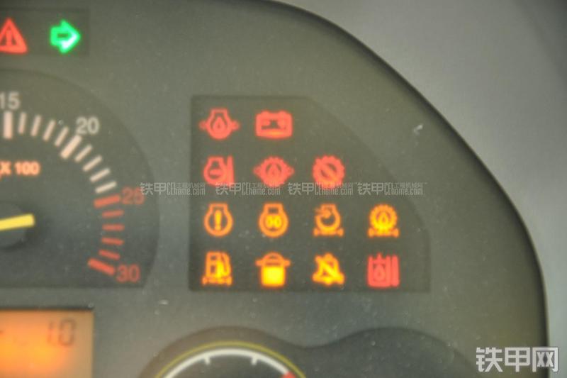 山东临工RS8140压路机局部