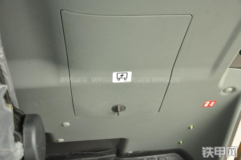 山东临工RS8140压路机局部