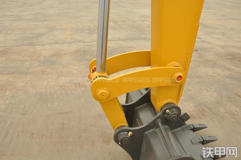 山东临工LG665E挖掘机局部