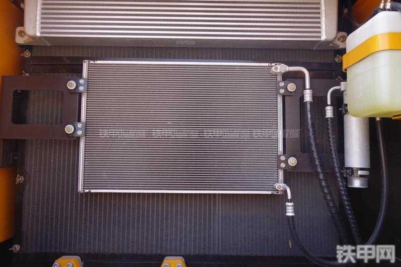 三一重工SY335C-9H挖掘机局部