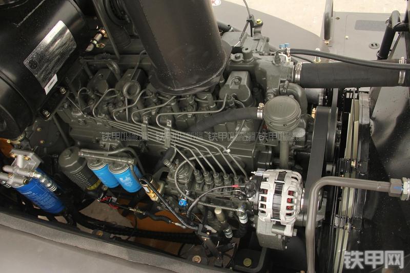 山东临工RS8140压路机局部