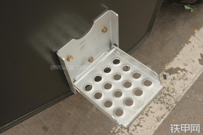 山东临工RS8140压路机局部