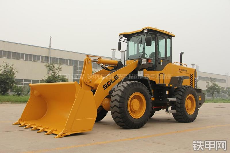 山东临工LG933L装载机整机外观