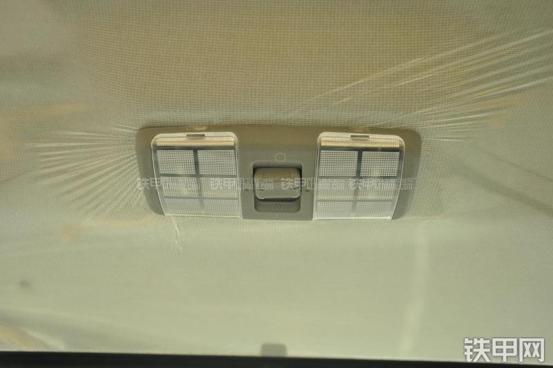 山东临工RS8140压路机局部