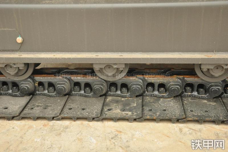 山东临工LG665E挖掘机局部