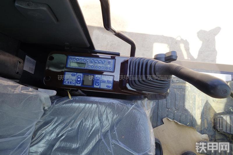 三一重工SY335C-9H挖掘机局部