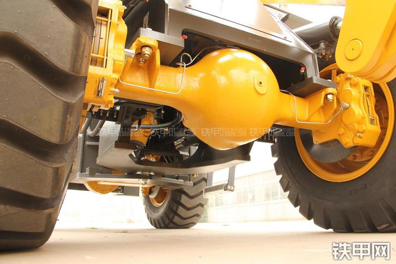 山东临工LG933L装载机局部