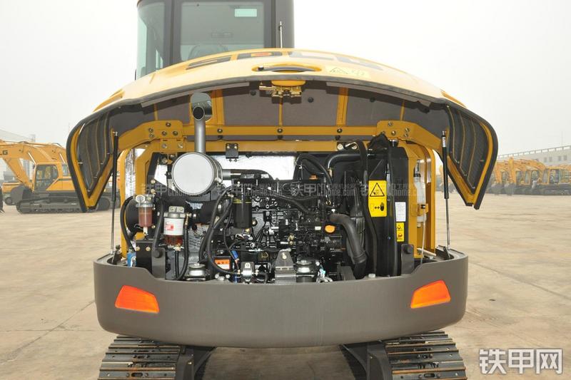 山东临工LG665E挖掘机局部