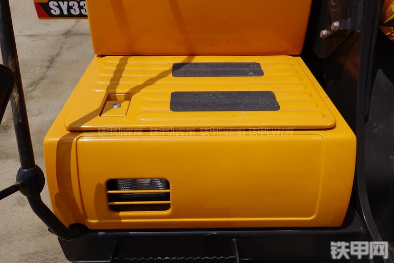 三一重工SY335C-9H挖掘机局部
