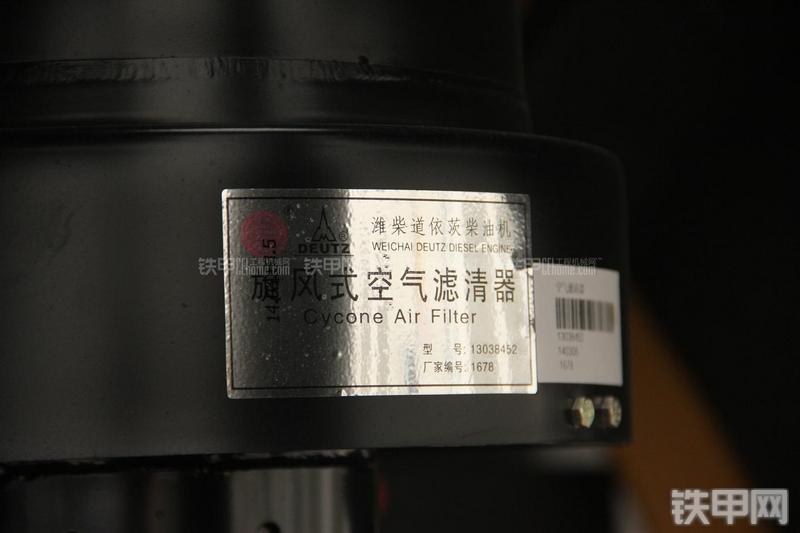 山东临工RS8140压路机局部