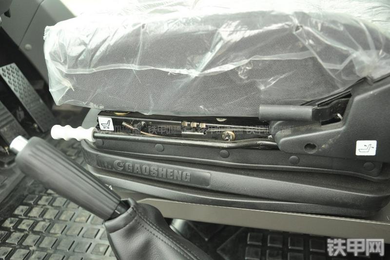 山东临工RS8140压路机局部