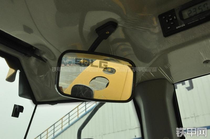 山东临工RS8140压路机局部