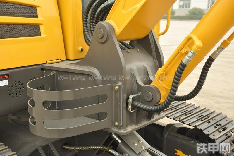 山东临工LG665E挖掘机局部