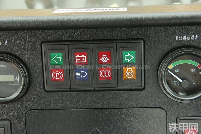 山东临工LG933L装载机局部