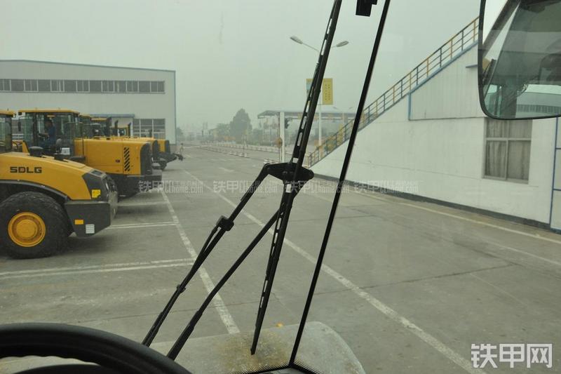 山东临工RS8140压路机局部