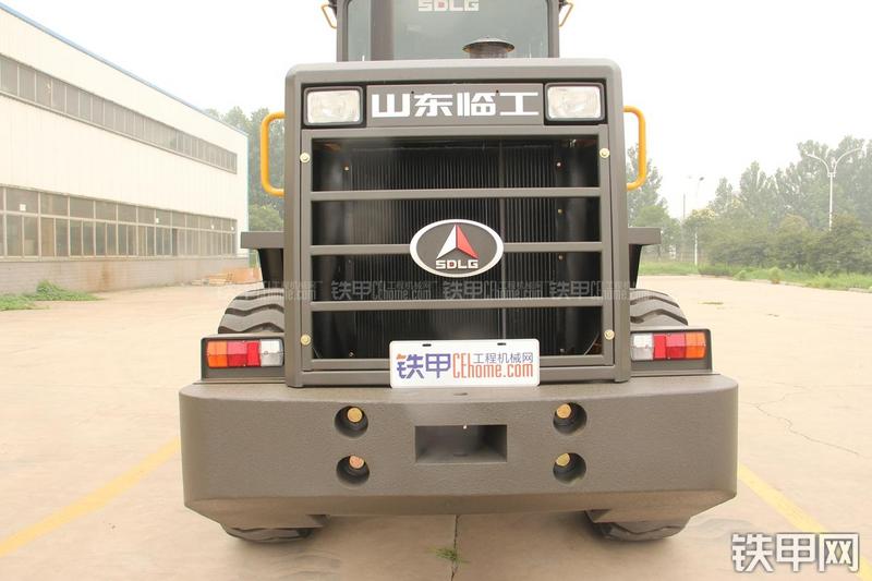 山东临工LG933L装载机局部