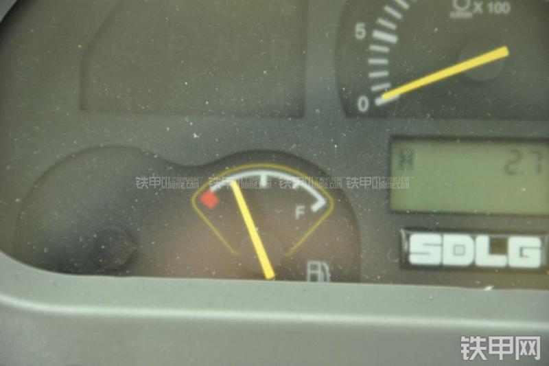 山东临工RS8140压路机局部