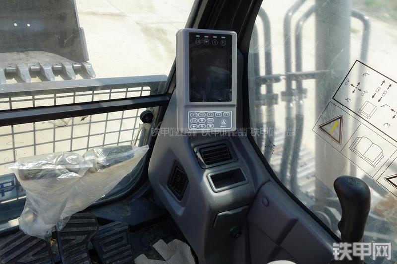 三一重工SY335C-9H挖掘机局部