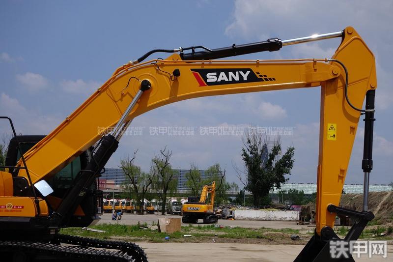 三一重工SY335C-9H挖掘机局部