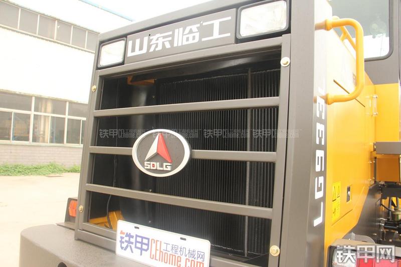 山东临工LG933L装载机局部