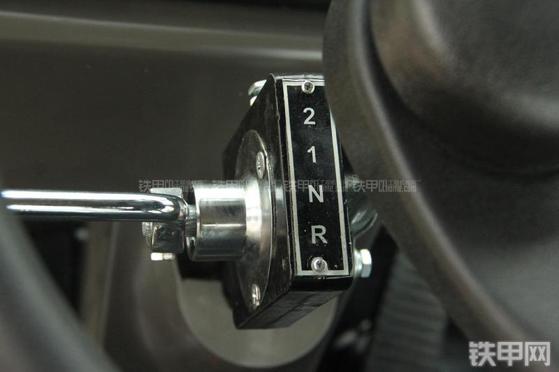 山东临工LG933L装载机局部