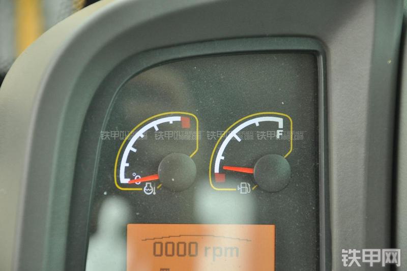 山东临工LG665E挖掘机局部