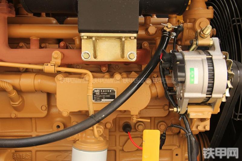 山东临工LG933L装载机局部