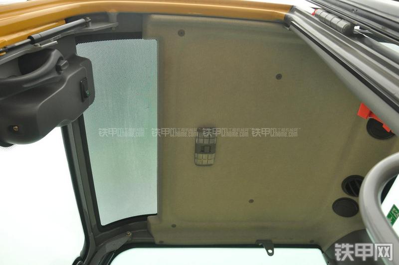 山东临工LG665E挖掘机局部