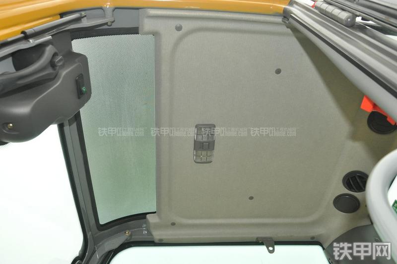 山东临工LG665E挖掘机局部