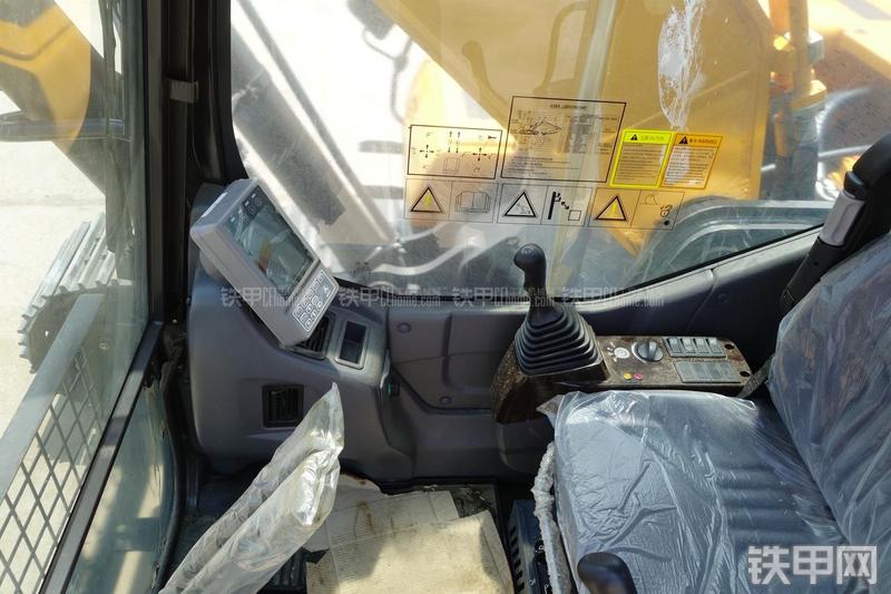 三一重工SY335C-9H挖掘机局部