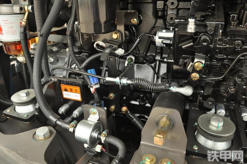 山东临工LG665E挖掘机局部