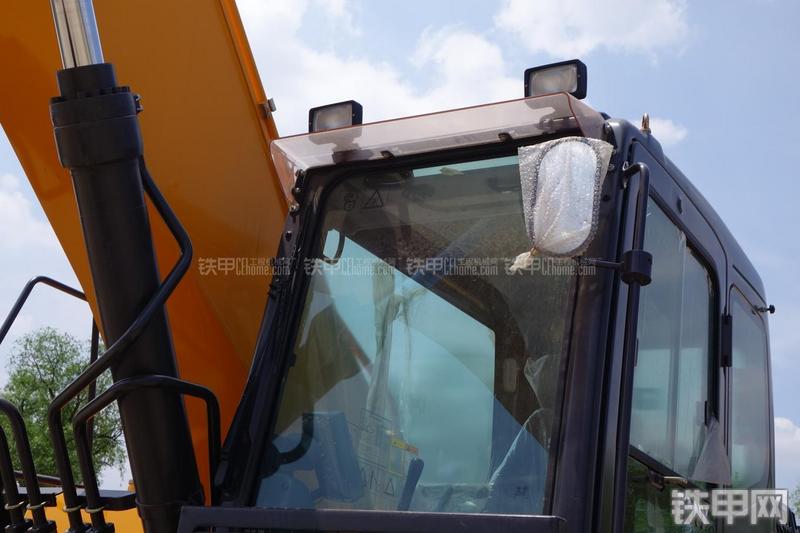 三一重工SY335C-9H挖掘机局部