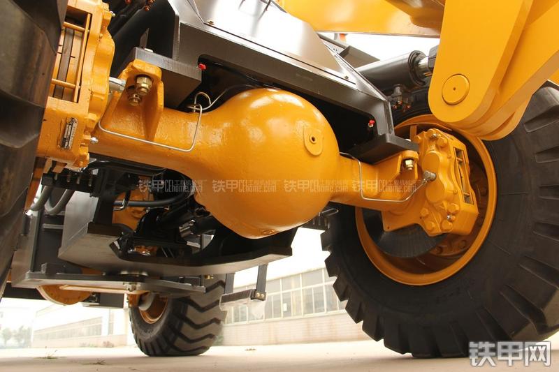 山东临工LG933L装载机局部