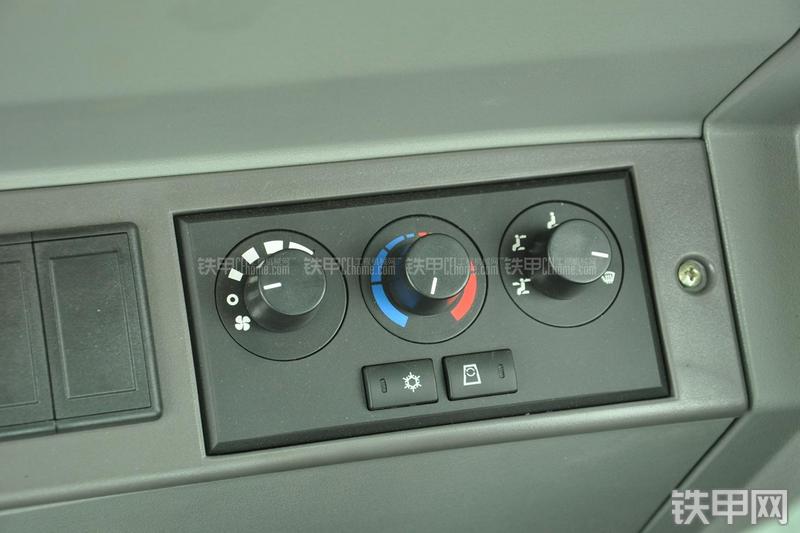 山东临工LG665E挖掘机局部