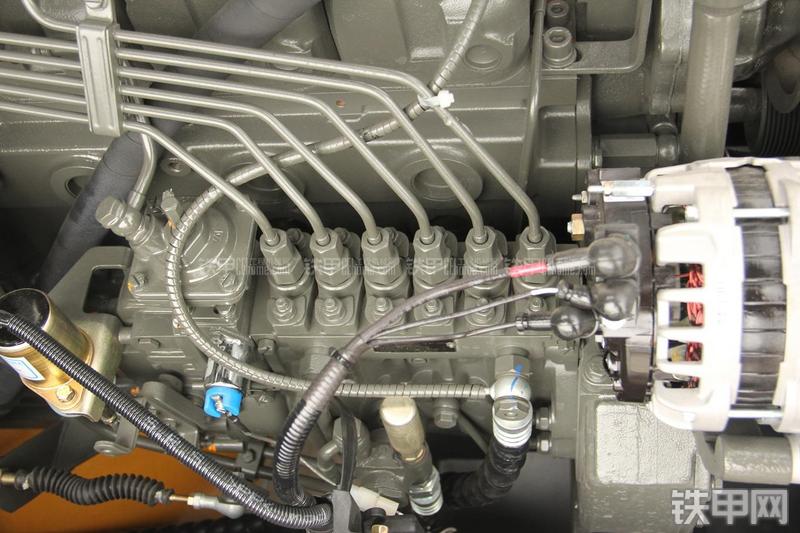 山东临工RS8140压路机局部