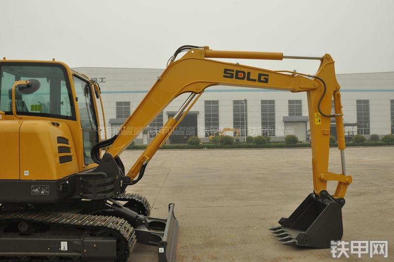 山东临工LG665E挖掘机局部