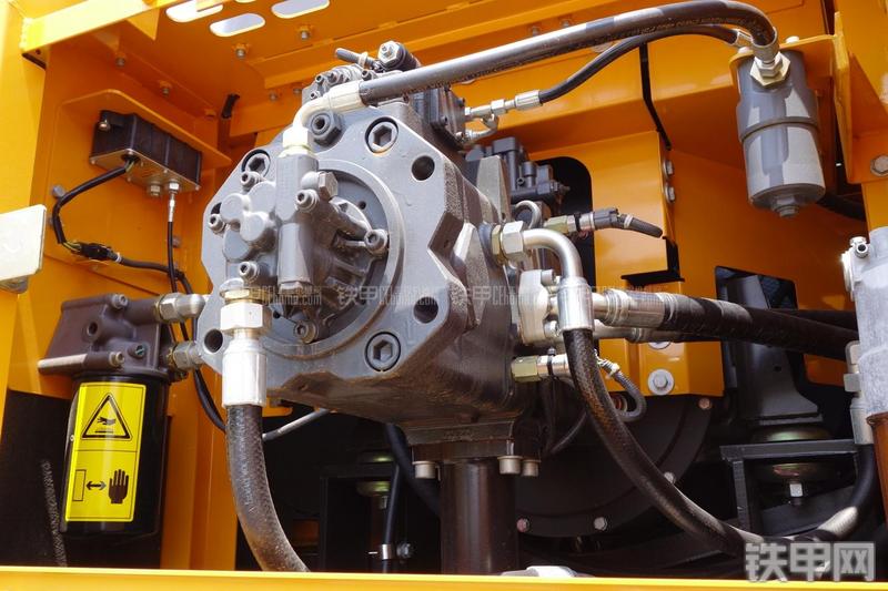 三一重工SY335C-9H挖掘机局部