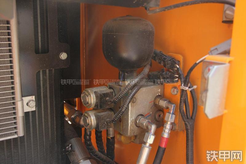 三一重工SY85C-9挖掘机局部