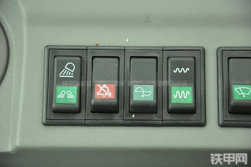 山东临工RS8140压路机局部