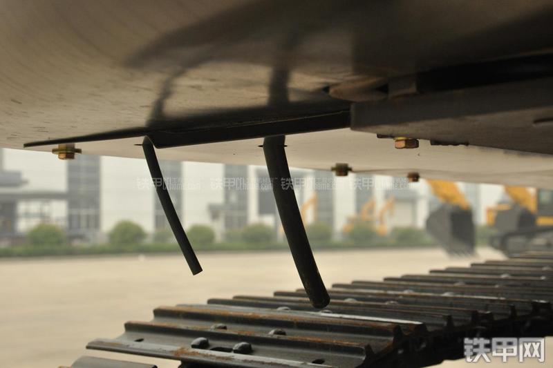 山东临工LG665E挖掘机局部