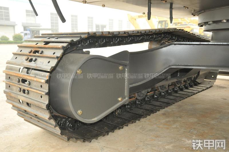 山东临工LG665E挖掘机局部